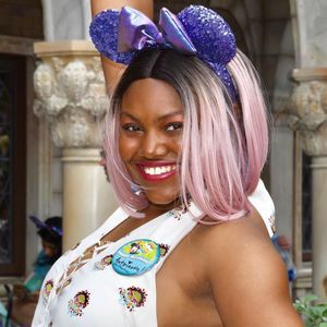 Meet your Posher, Antoinette